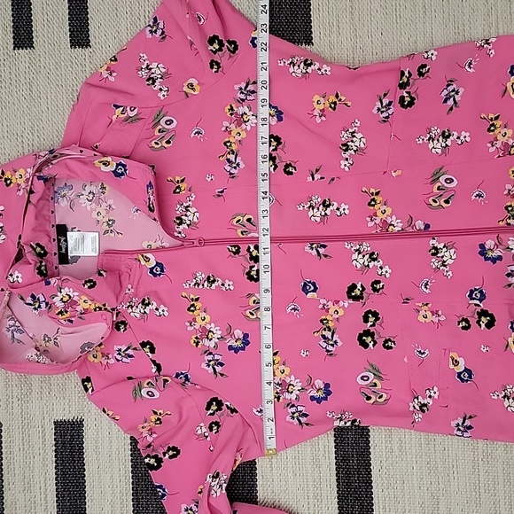 Heart Soul Pink Hooded Jacket Scrubs - Picture 7 of 11